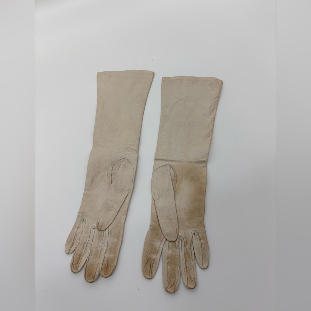 Vintage CHRISTIAN DIOR Long Gloves – Size 6½ – Beige Leather – 13.5” Length - Picture 3 of 6